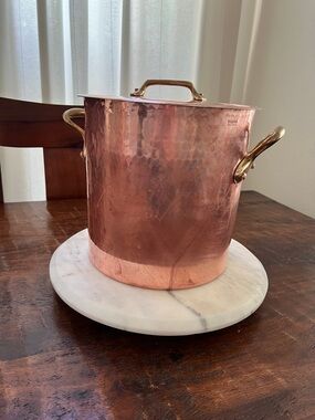 MAUVIEL Made In France Heavy-Gauge Tin-Lined Copper Stock Pot 11 3/4-QT.